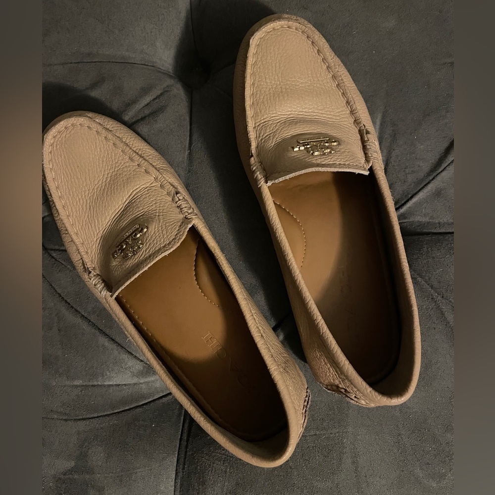 Women’s Coach flats. Excellent condition, Nude